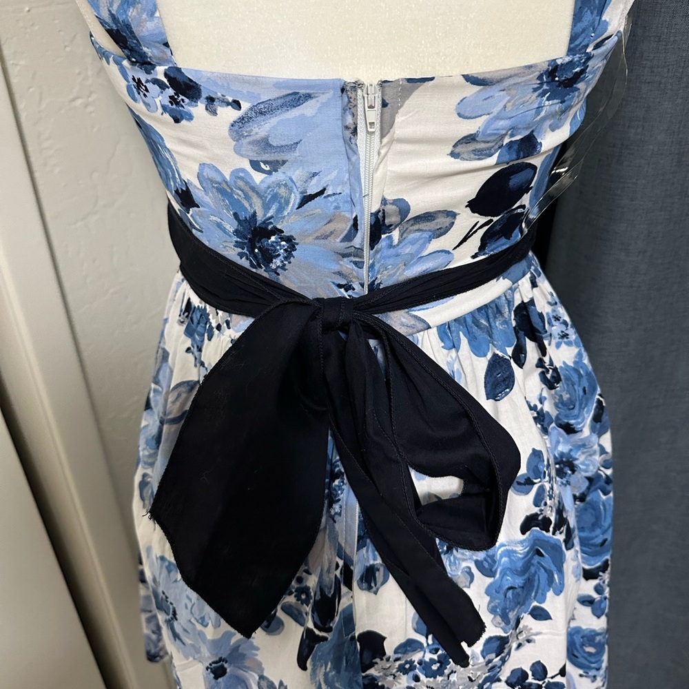 Nwot floral dress - Picture 3 of 3